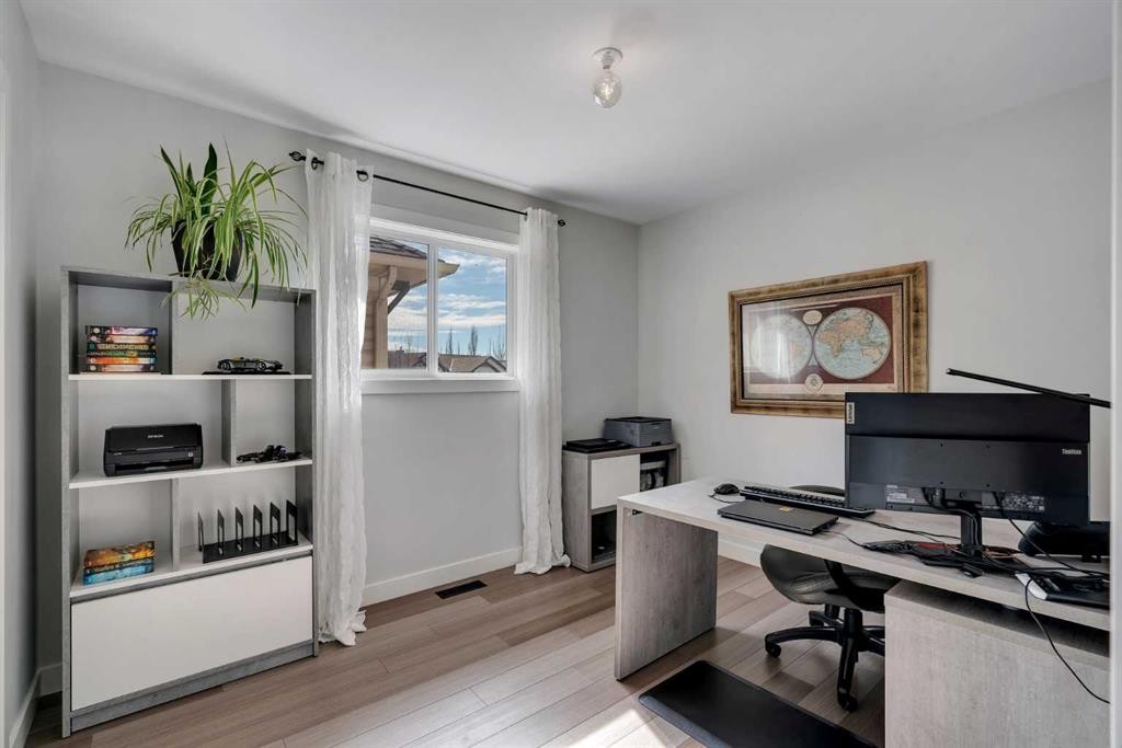 143 Cranfield Circle Se, Calgary, AB - Indoor Photo Showing Office