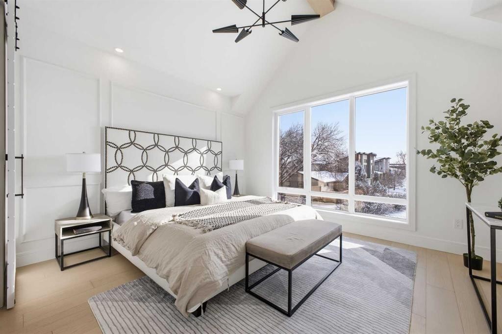 2105 7 Street Ne, Calgary, AB - Indoor Photo Showing Bedroom