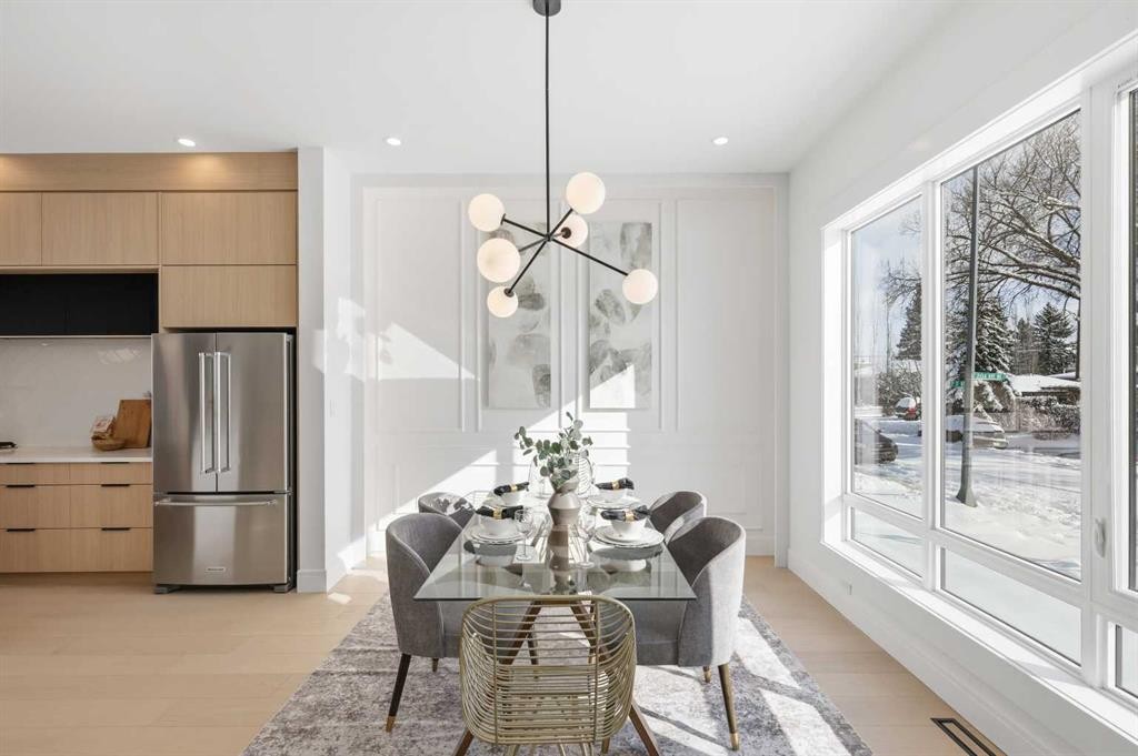 2105 7 Street Ne, Calgary, AB - Indoor Photo Showing Dining Room