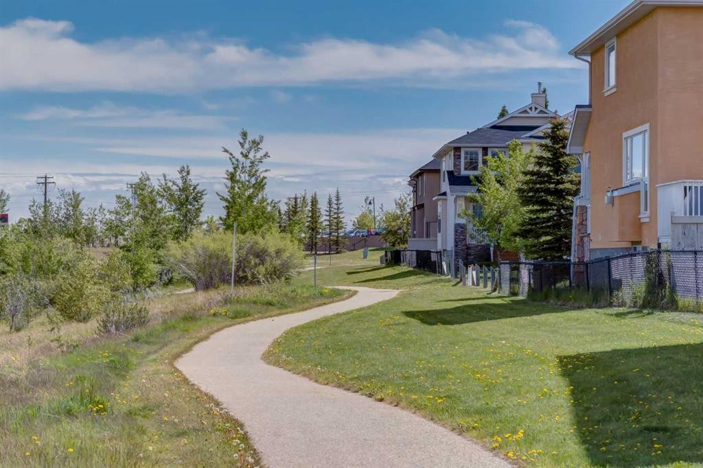 212 Crestbrook Common Sw, Calgary, AB - Outdoor
