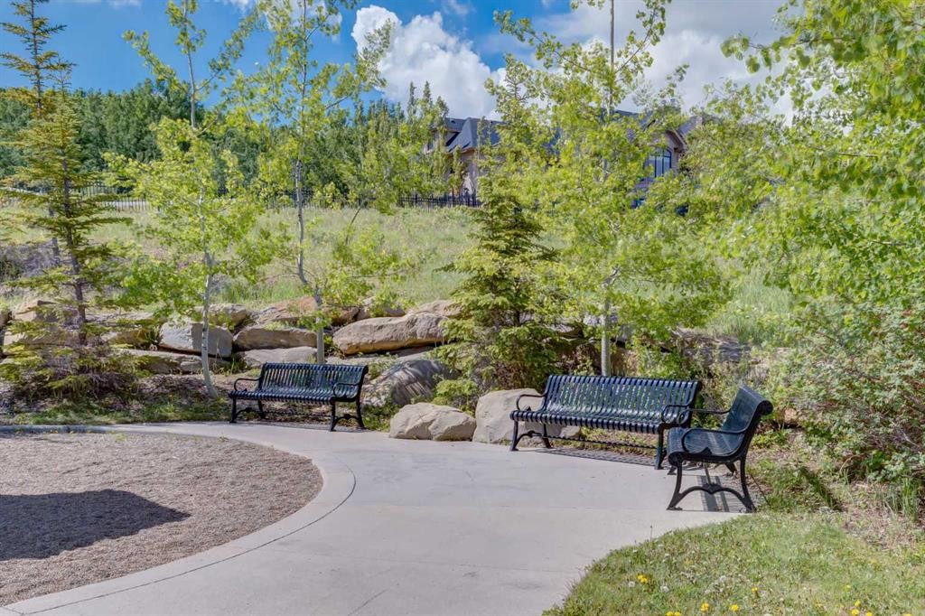 212 Crestbrook Common Sw, Calgary, AB - Outdoor