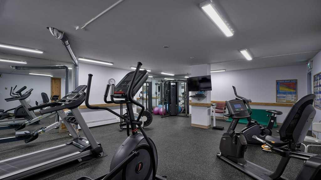 324-2425 90 Avenue Sw, Calgary, AB - Indoor Photo Showing Gym Room