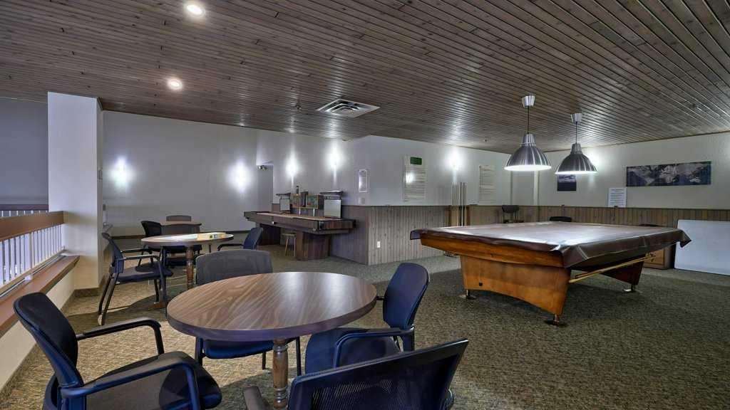 324-2425 90 Avenue Sw, Calgary, AB - Indoor Photo Showing Other Room