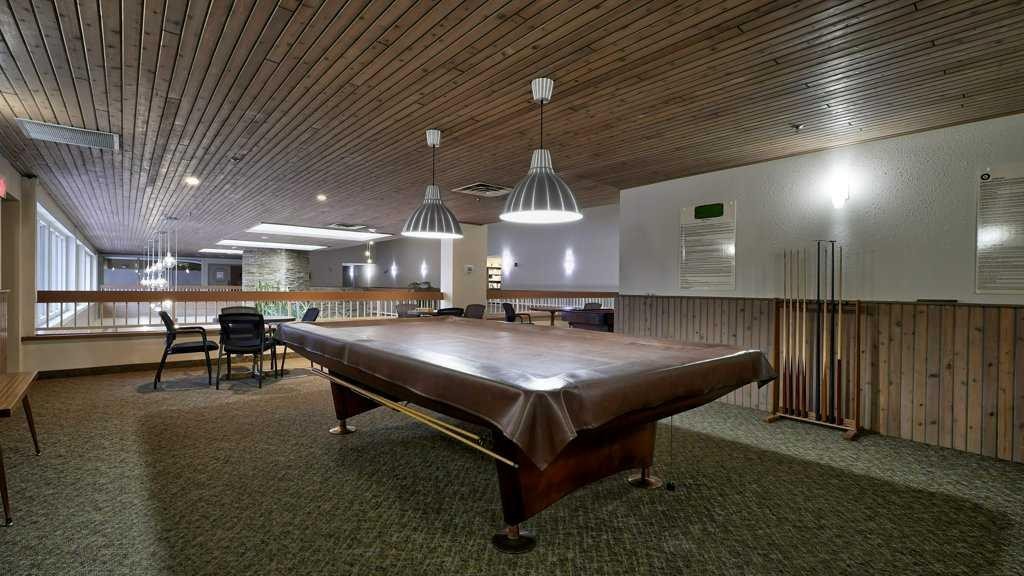 324-2425 90 Avenue Sw, Calgary, AB - Indoor Photo Showing Other Room