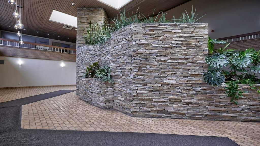 324-2425 90 Avenue Sw, Calgary, AB - Outdoor