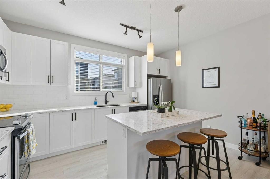 78 Sage Bluff Circle Nw, Calgary, AB - Indoor Photo Showing Kitchen With Upgraded Kitchen