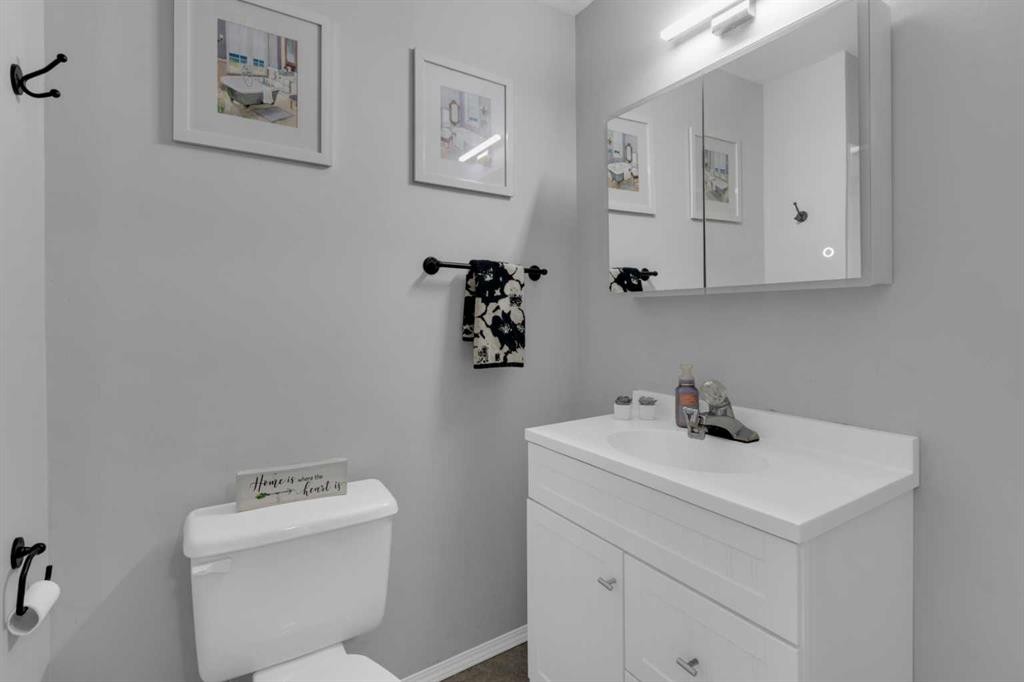 415 Bruce Avenue, Carbon, AB