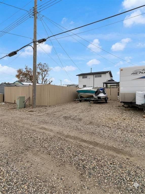 415 Bruce Avenue, Carbon, AB