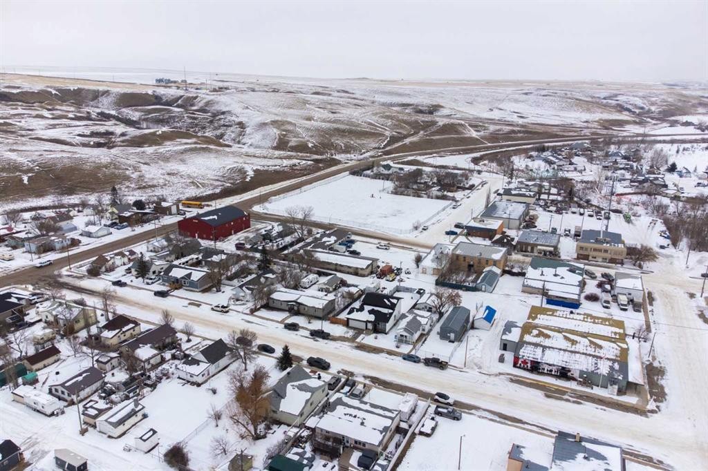 415 Bruce Avenue, Carbon, AB
