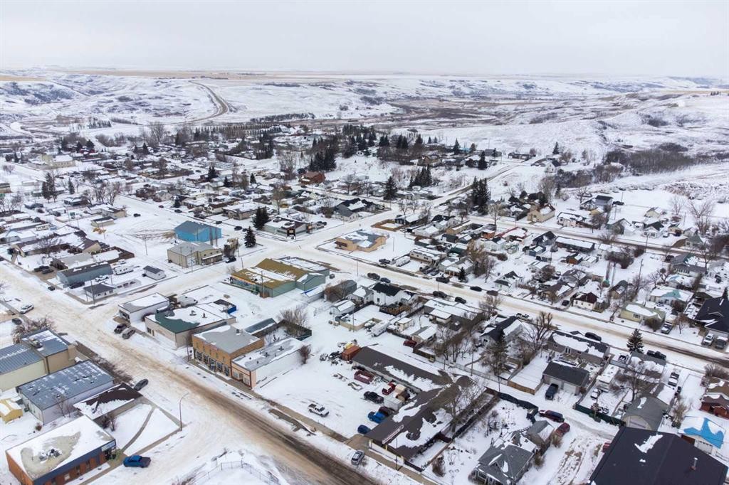 415 Bruce Avenue, Carbon, AB