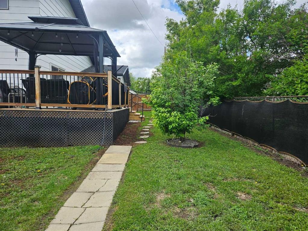 415 Bruce Avenue, Carbon, AB