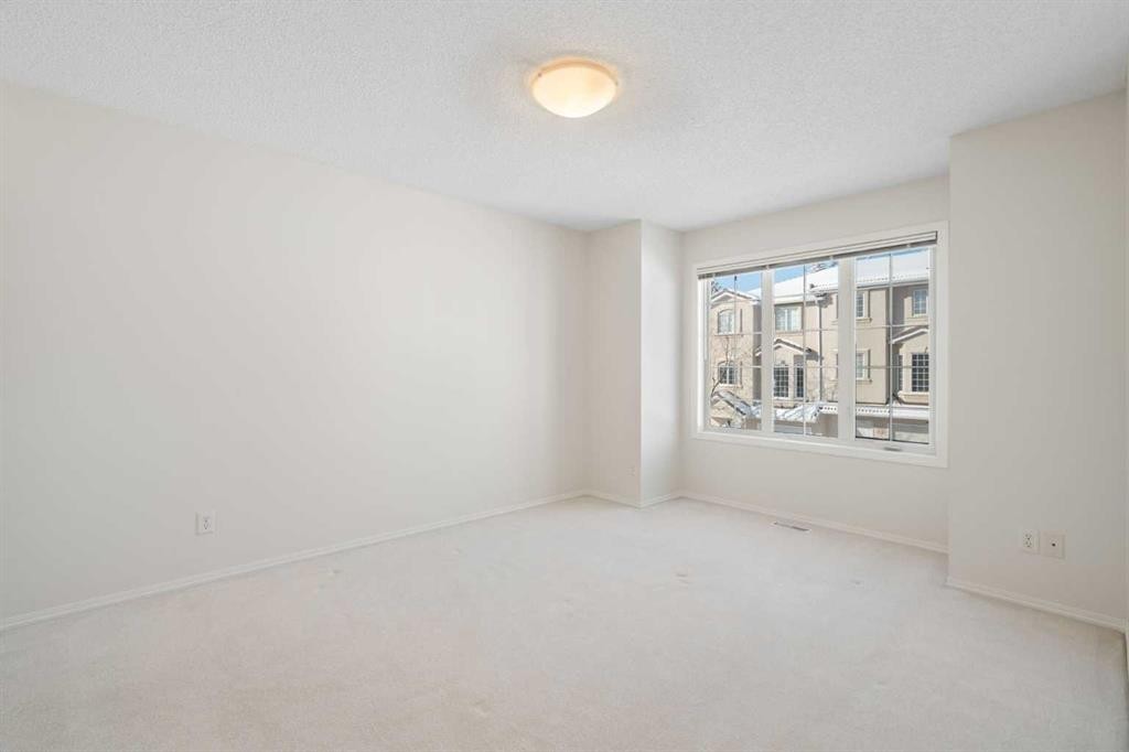 100 Hamptons Link Nw, Calgary, AB - Indoor Photo Showing Other Room