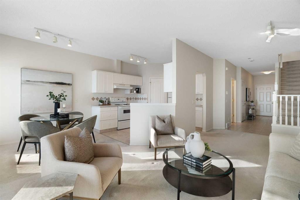 100 Hamptons Link Nw, Calgary, AB - Indoor Photo Showing Living Room