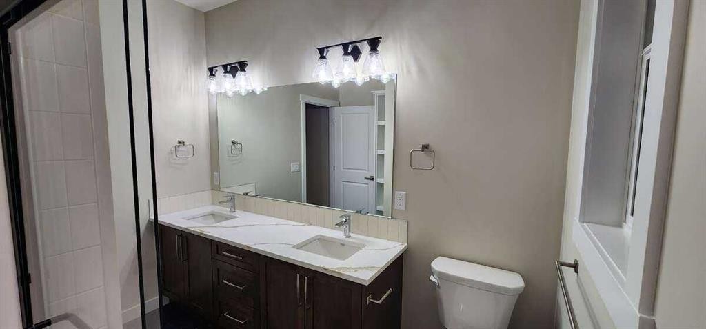 5518 52 Street, Olds, AB - Indoor Photo Showing Bathroom