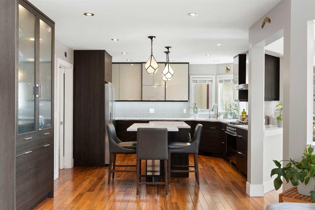 106 Shawnee Place Sw, Calgary, AB - Indoor