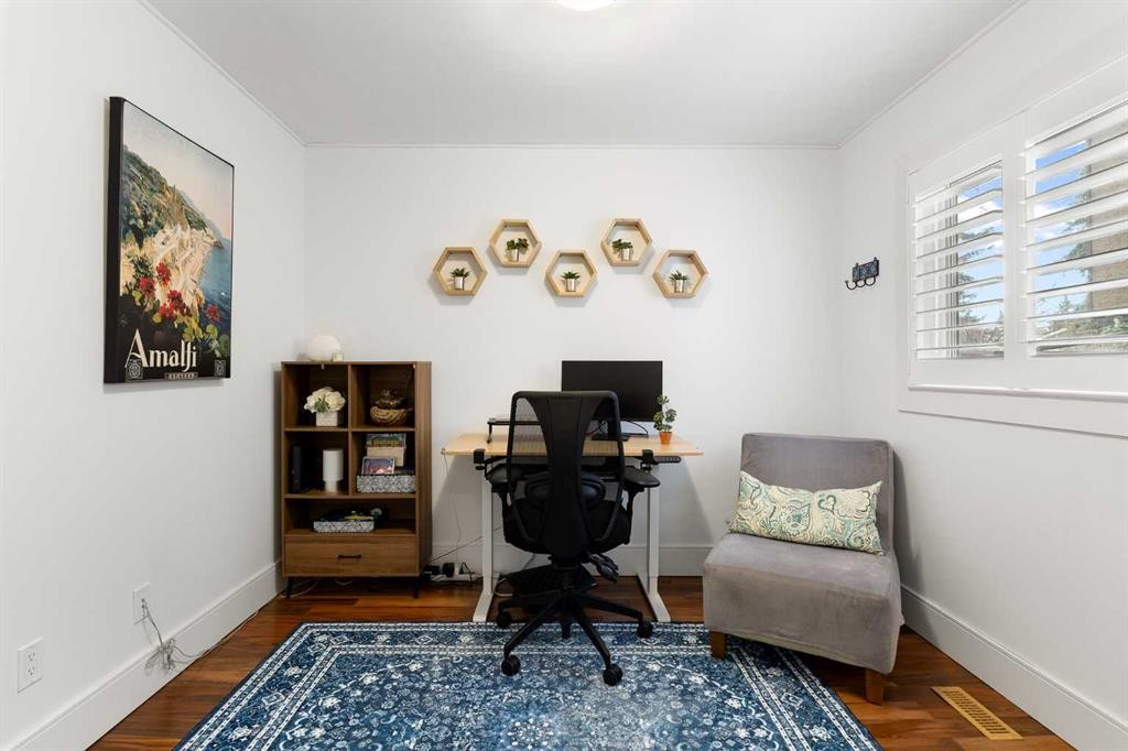 106 Shawnee Place Sw, Calgary, AB - Indoor Photo Showing Office