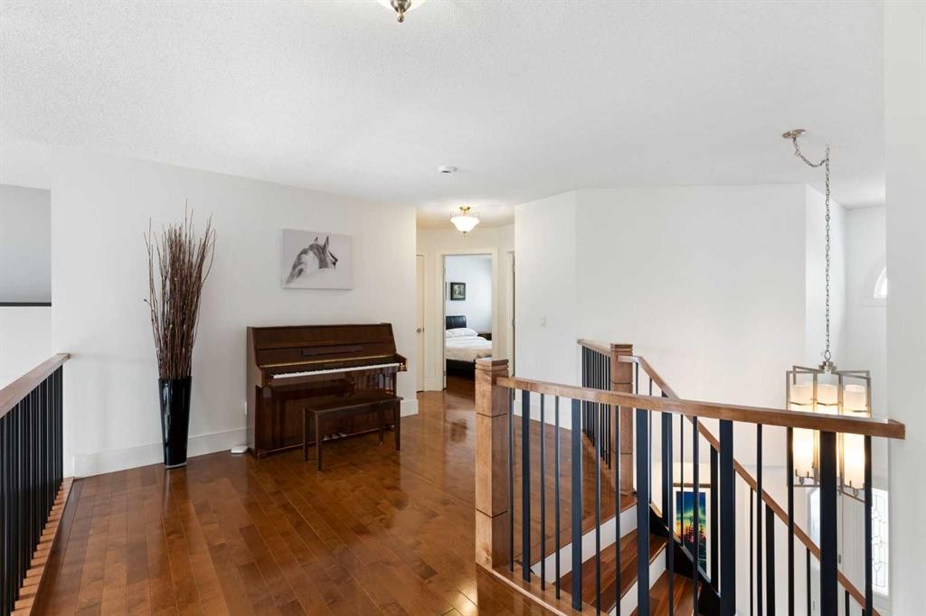 106 Shawnee Place Sw, Calgary, AB - Indoor Photo Showing Other Room