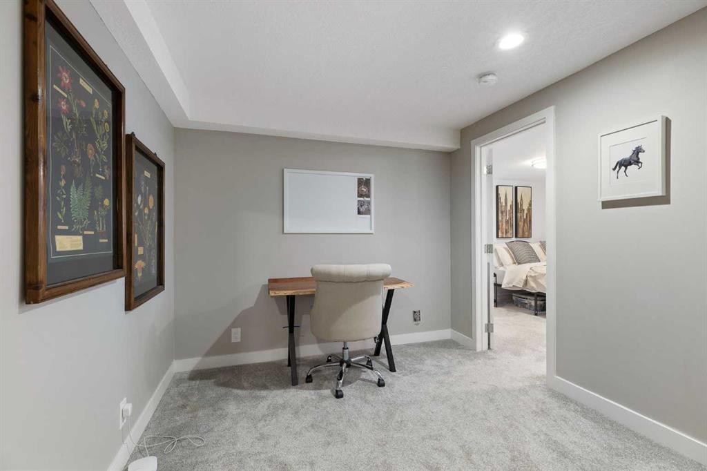 106 Shawnee Place Sw, Calgary, AB - Indoor