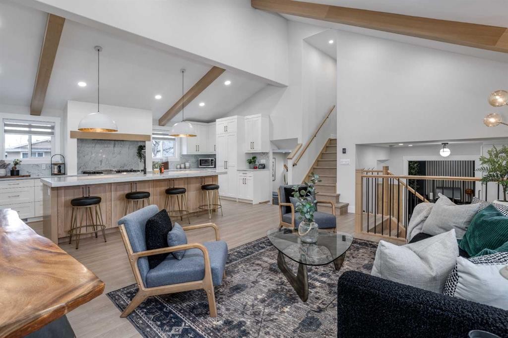 168 Oakside Circle, Calgary, AB - Indoor Photo Showing Other Room