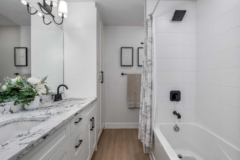 168 Oakside Circle, Calgary, AB - Indoor Photo Showing Bathroom