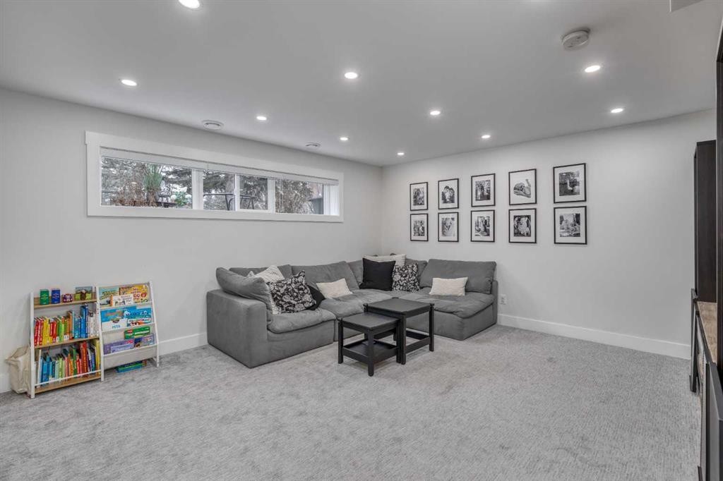 168 Oakside Circle, Calgary, AB - Indoor