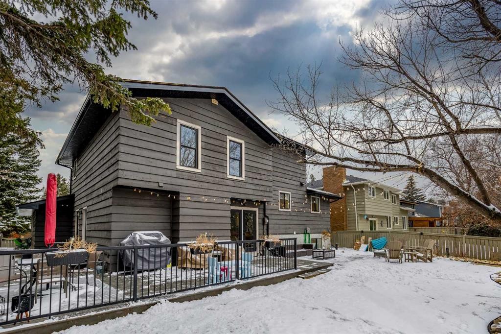 168 Oakside Circle, Calgary, AB - Outdoor