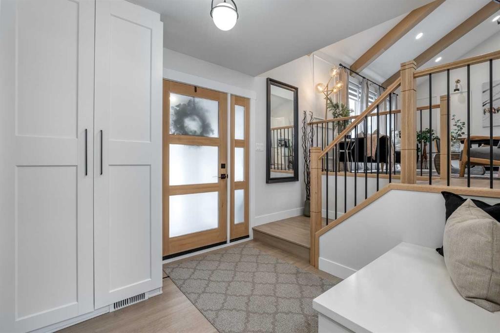 168 Oakside Circle, Calgary, AB - Indoor Photo Showing Other Room