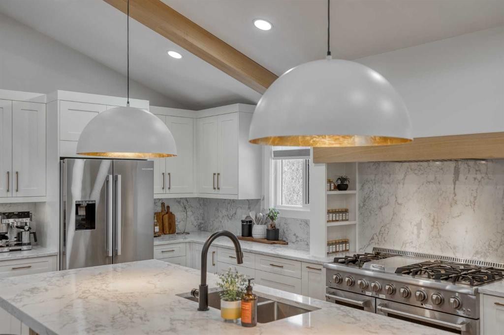 168 Oakside Circle, Calgary, AB - Indoor Photo Showing Kitchen With Upgraded Kitchen