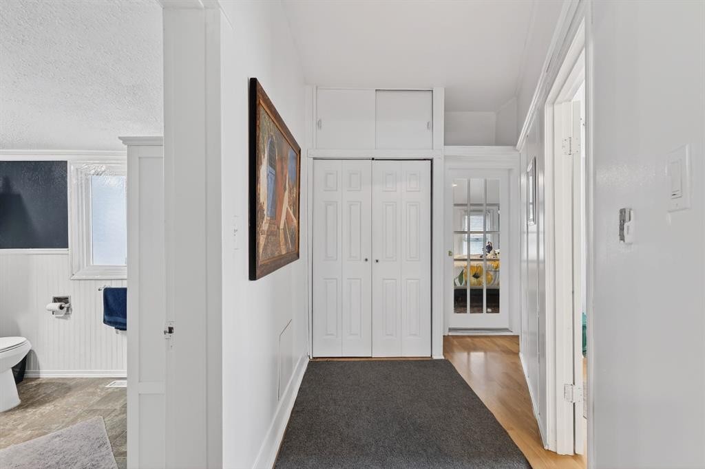 2130 20 Avenue, Bowden, AB - Indoor Photo Showing Other Room