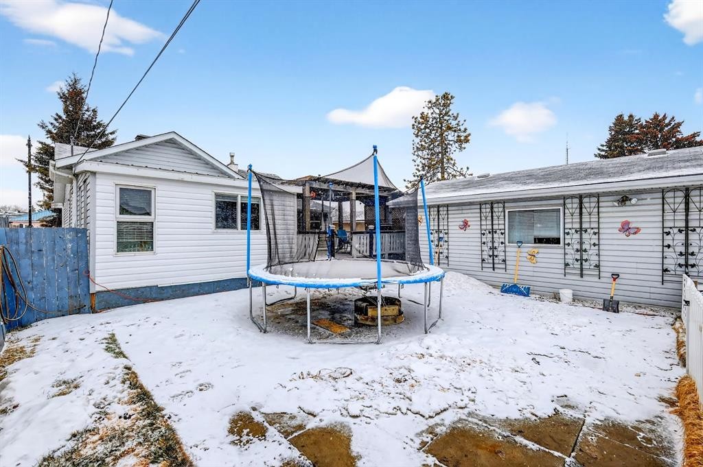 2130 20 Avenue, Bowden, AB - Outdoor