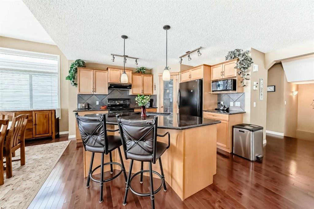 41 Kincora Drive Nw, Calgary, AB - Indoor Photo Showing Kitchen