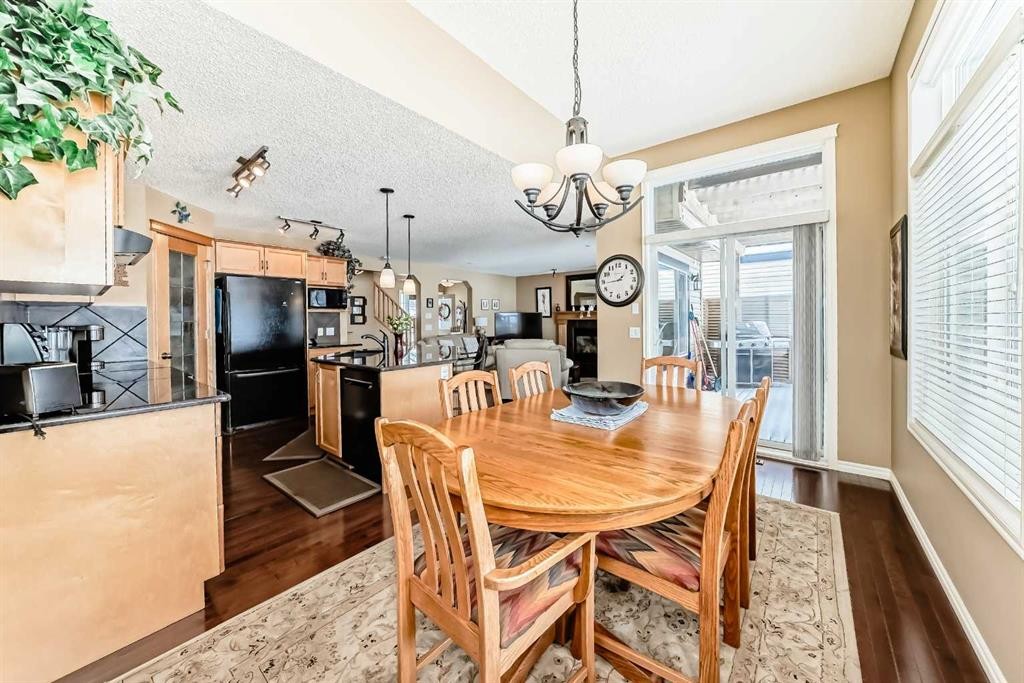 41 Kincora Drive Nw, Calgary, AB - Indoor Photo Showing Dining Room