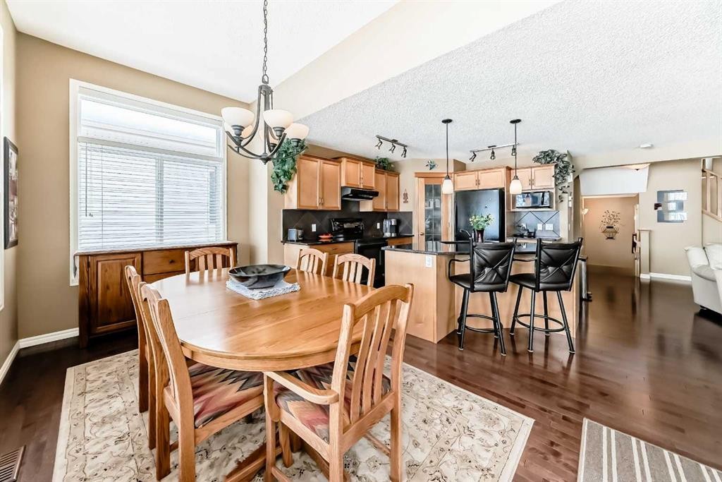 41 Kincora Drive Nw, Calgary, AB - Indoor Photo Showing Dining Room