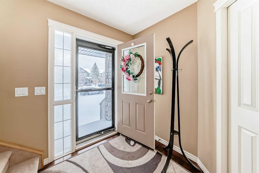 41 Kincora Drive Nw, Calgary, AB - Indoor Photo Showing Other Room