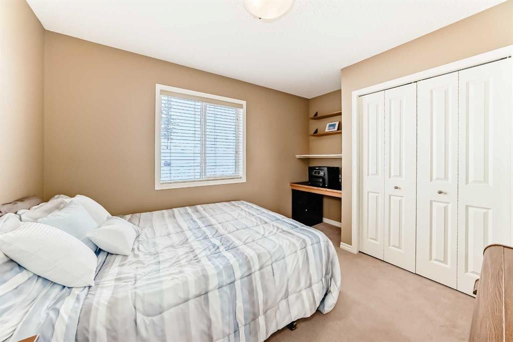 41 Kincora Drive Nw, Calgary, AB - Indoor Photo Showing Bedroom