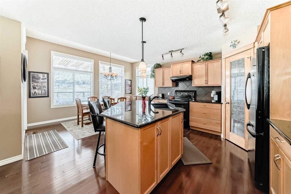41 Kincora Drive Nw, Calgary, AB - Indoor Photo Showing Kitchen