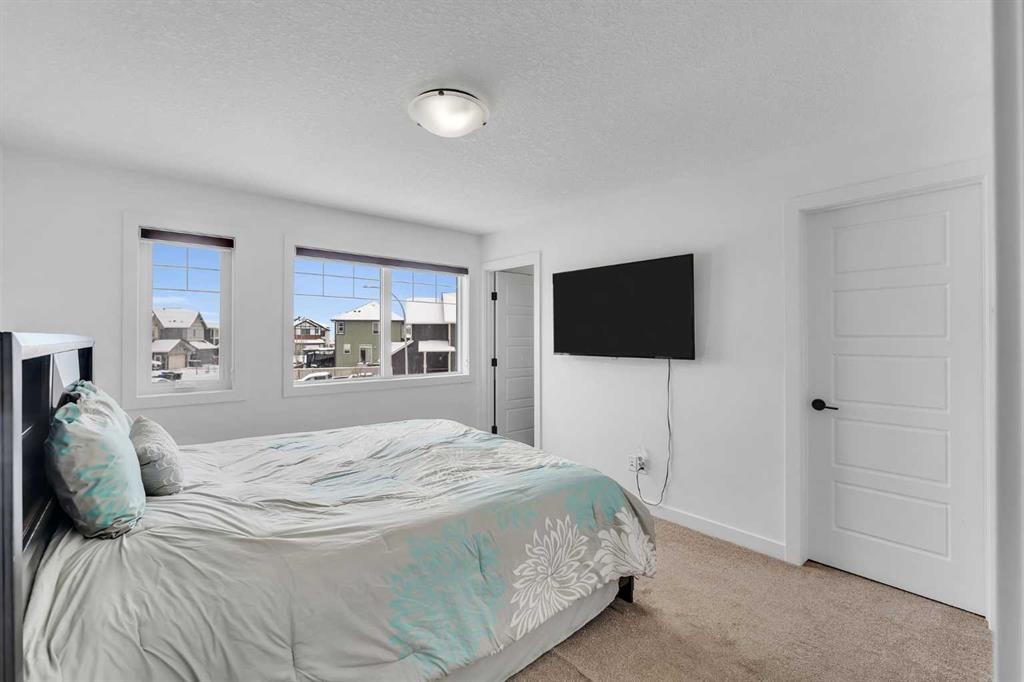 43 Saddlelake Manor Ne, Calgary, AB - Indoor Photo Showing Bedroom