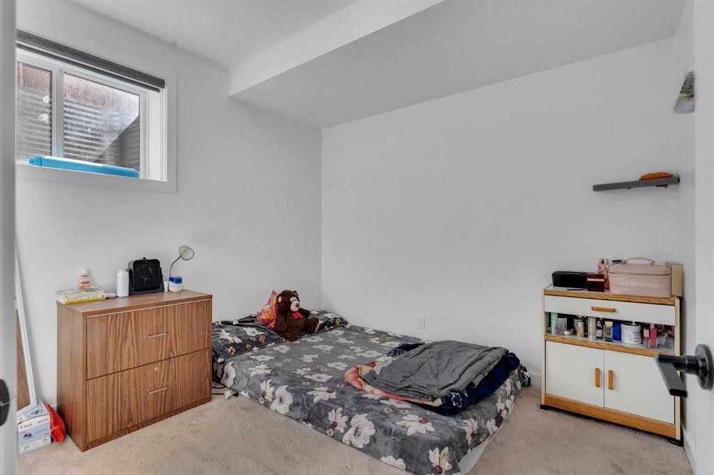 43 Saddlelake Manor Ne, Calgary, AB - Indoor Photo Showing Bedroom