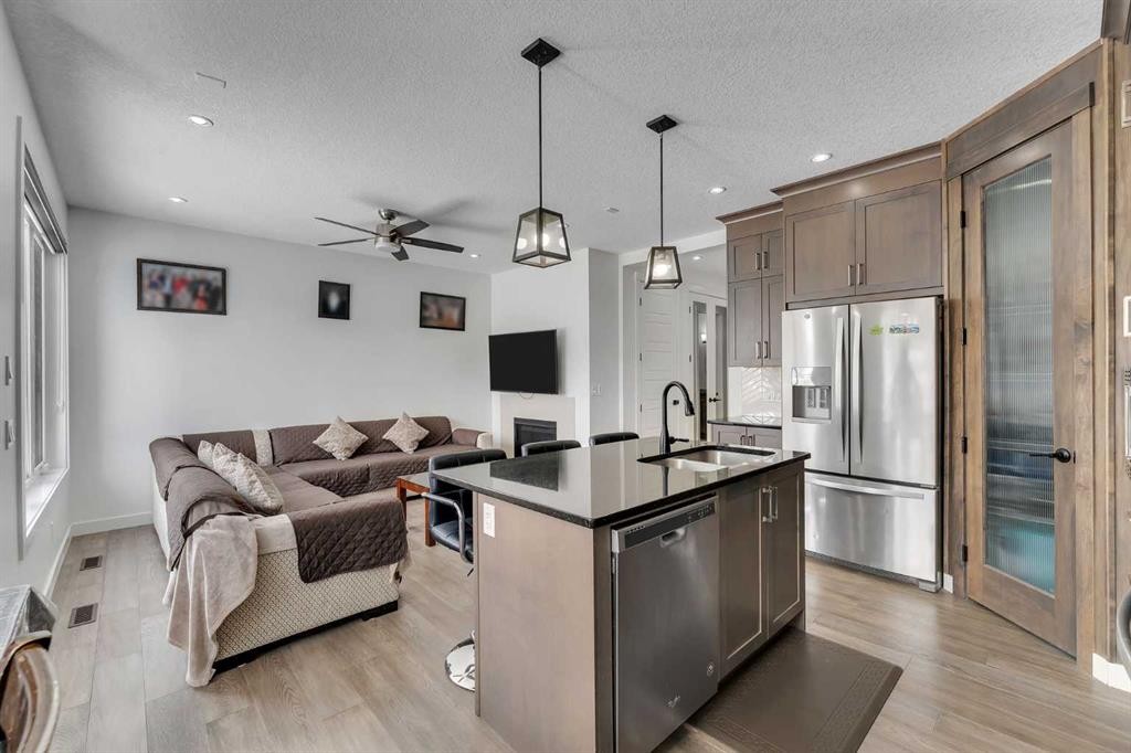 43 Saddlelake Manor Ne, Calgary, AB - Indoor Photo Showing Kitchen With Stainless Steel Kitchen