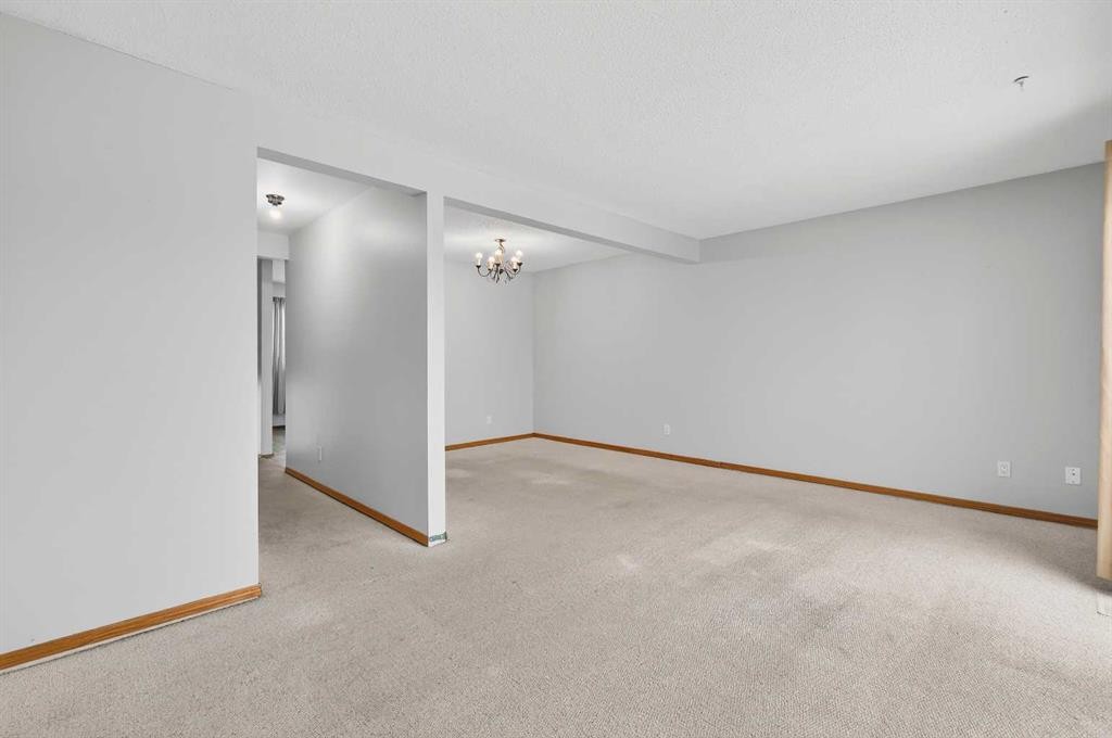 1502 Ranchlands Way Nw, Calgary, AB - Indoor Photo Showing Other Room