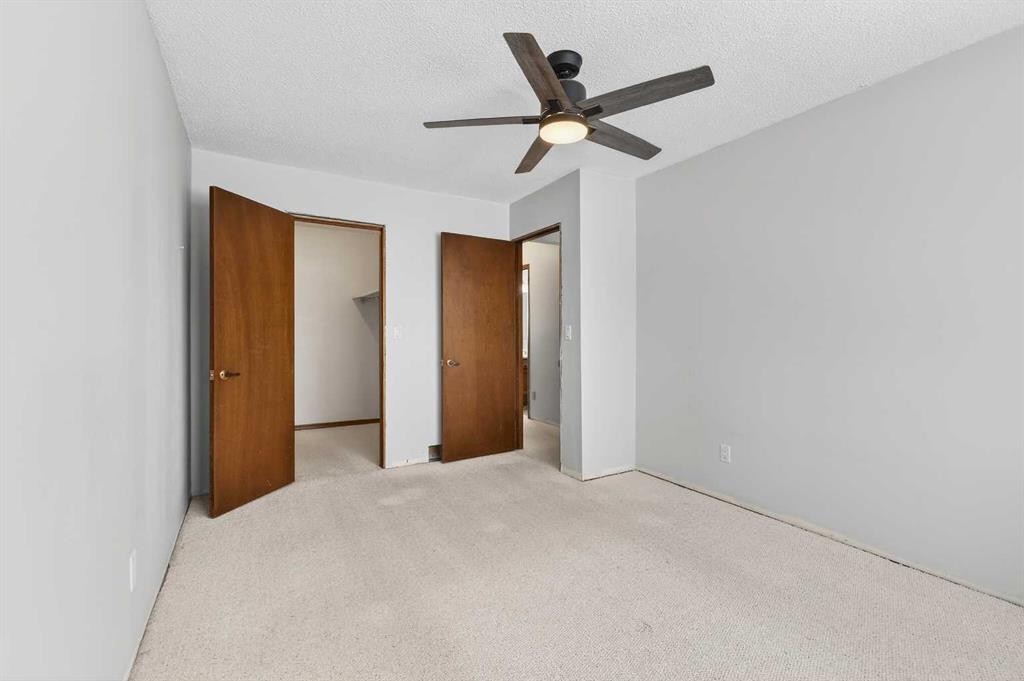 1502 Ranchlands Way Nw, Calgary, AB - Indoor Photo Showing Other Room