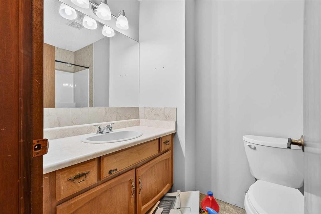 1502 Ranchlands Way Nw, Calgary, AB - Indoor Photo Showing Bathroom