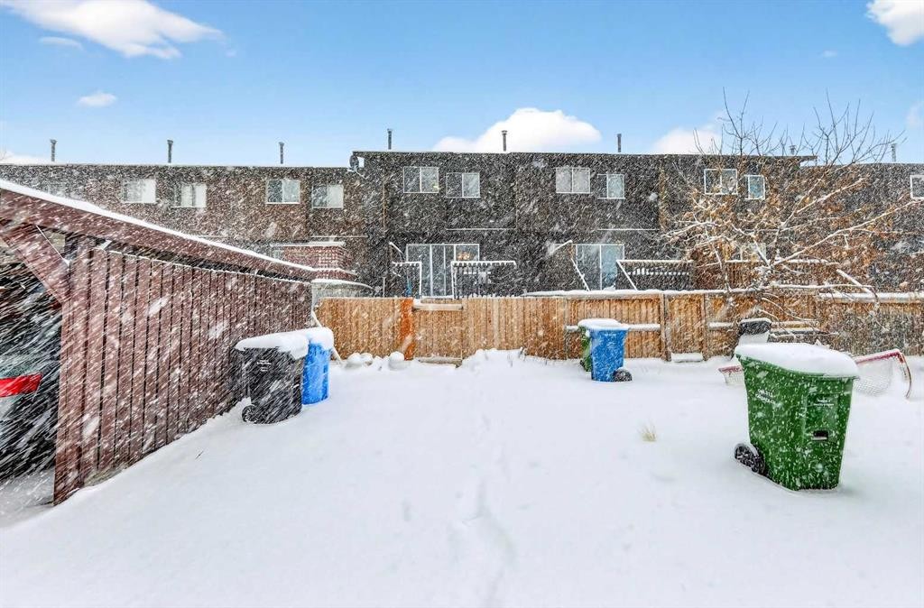 1502 Ranchlands Way Nw, Calgary, AB - Outdoor