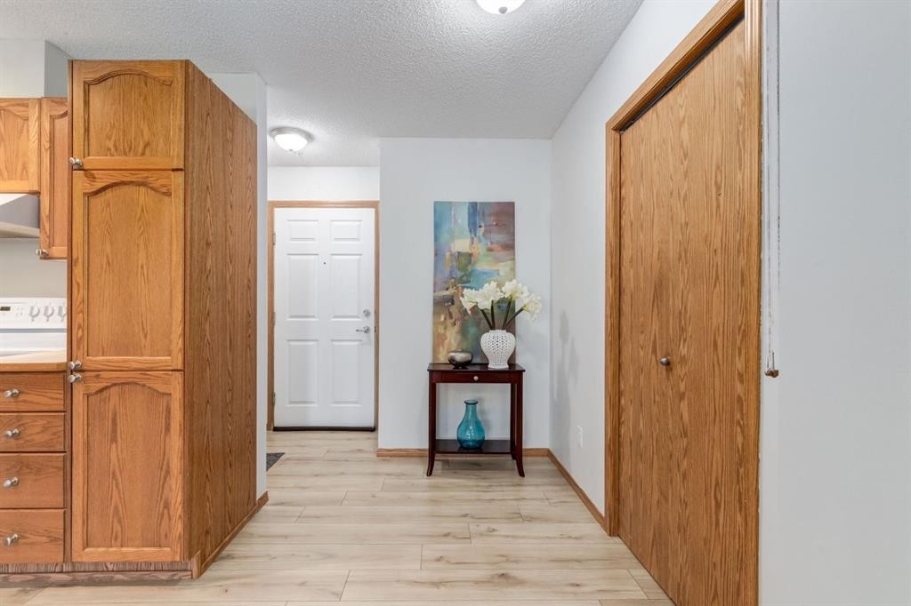 101-11 Somervale View Sw, Calgary, AB - Indoor Photo Showing Other Room