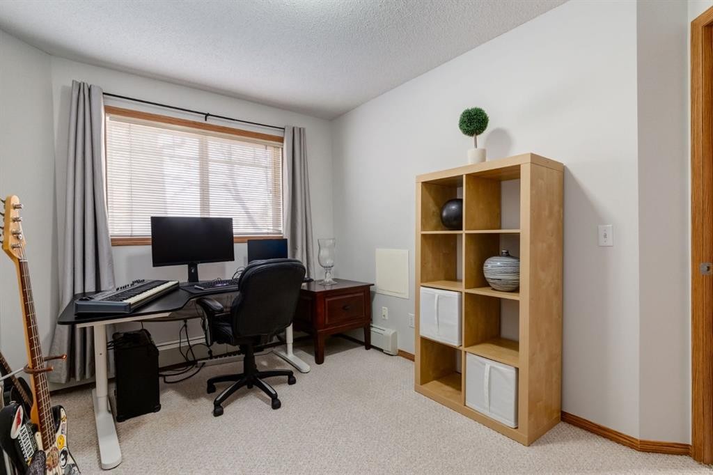 101-11 Somervale View Sw, Calgary, AB - Indoor Photo Showing Office