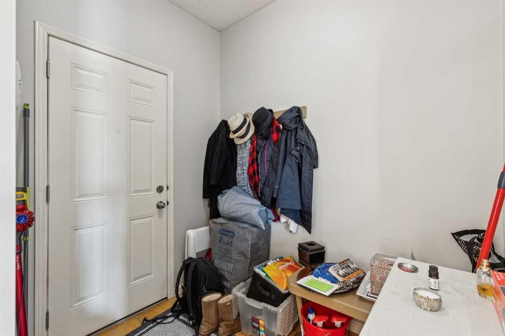 15008 Prestwick Boulevard Se, Calgary, AB - Indoor