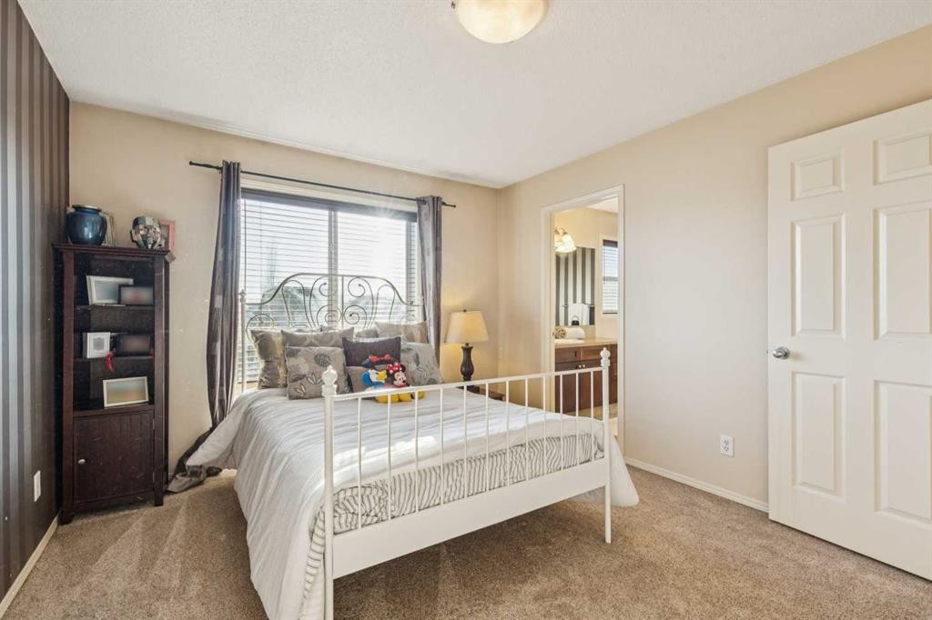 15008 Prestwick Boulevard Se, Calgary, AB - Indoor Photo Showing Bedroom