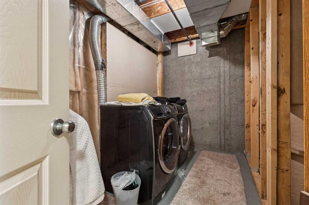 15008 Prestwick Boulevard Se, Calgary, AB - Indoor Photo Showing Laundry Room