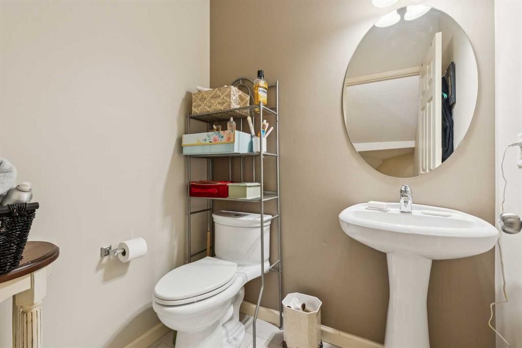 15008 Prestwick Boulevard Se, Calgary, AB - Indoor Photo Showing Bathroom