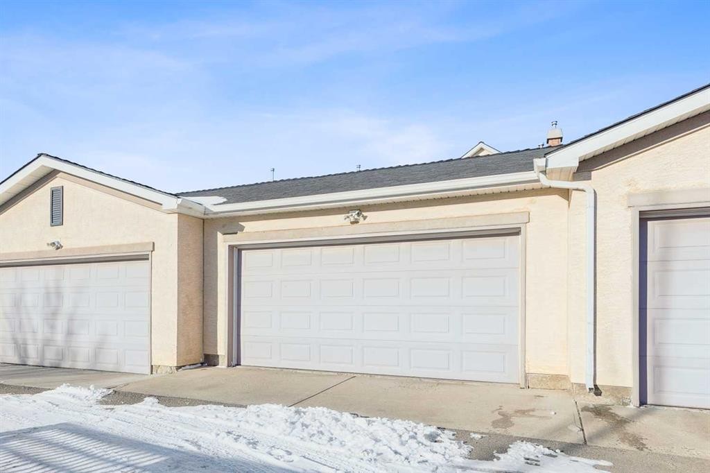 15008 Prestwick Boulevard Se, Calgary, AB - Outdoor With Exterior